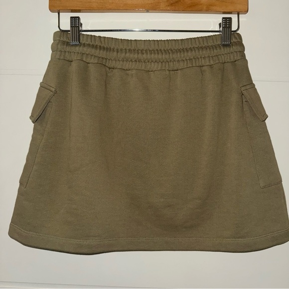 OAK + FORT Olive Cargo Mini Skirt - Picture 8 of 9